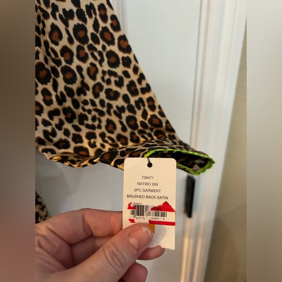 NWT Betsey Johnson Brushed Back Satin Leopard Lime Green Pajama Set Size S - Picture 6 of 12